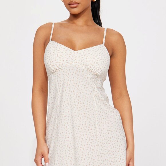 NEW DRESS BUNDLE - FASHION NOVA SIZE M - Picture 4 of 4